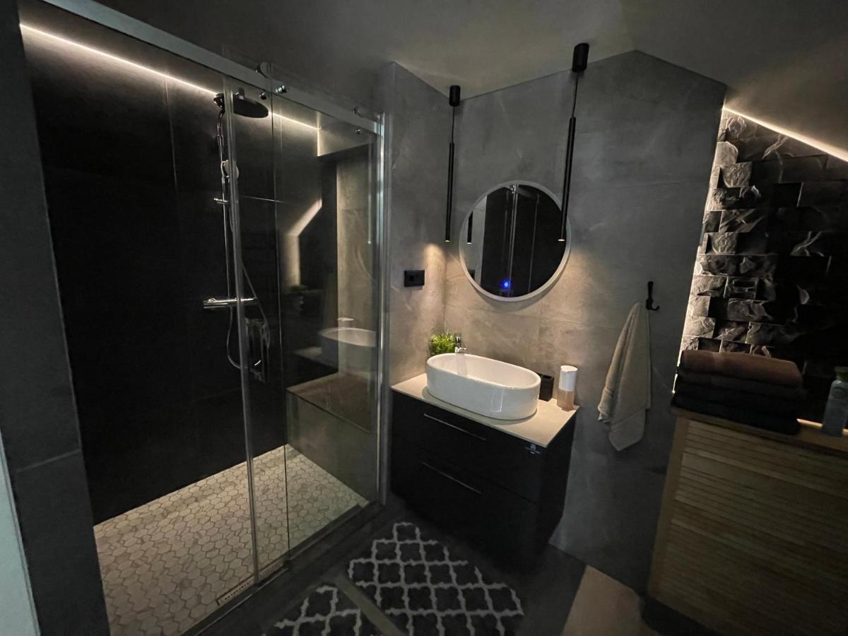 Robezu Street House